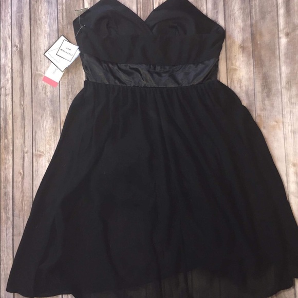 Black halter top dress size 14 NWT - Picture 2 of 2